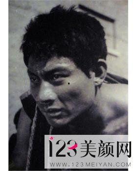 郭振清的资料,砥砺前行，成就非凡人生